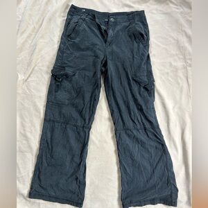 American Eagle Outfitters Charcoal Cargo Pants Size 8.